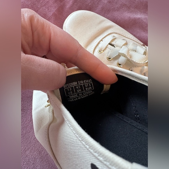 Taylor Swift Keds Canvas Sneakers with Cat Design- Limited Edition - Picture 4 of 9